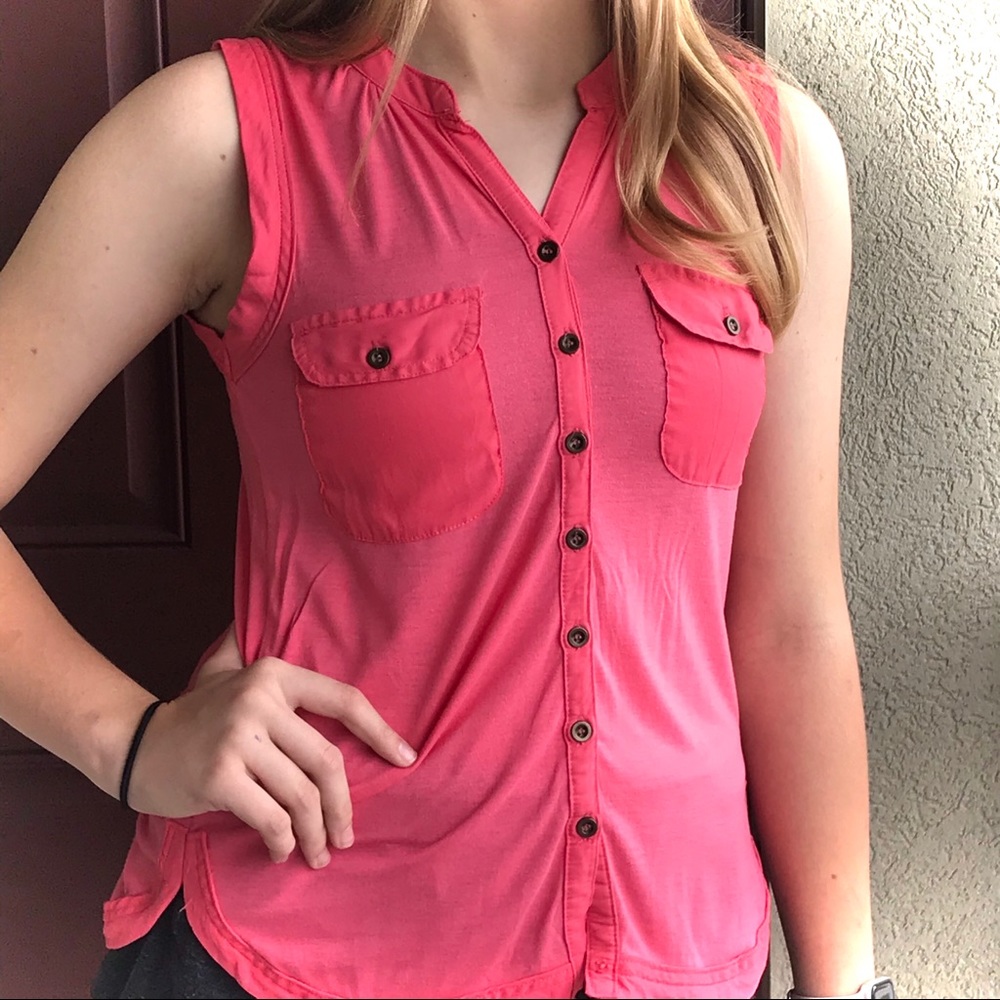 Rue 21 Sleeveless Button Down Top D1